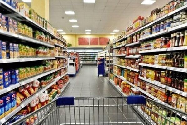 مقایسه قیمت یک ساله کالاهای اساسی از شیر تا گوشت/ قیمت تخم مرغ چهار برابر شد؛ بهای برنج ۵ برابر