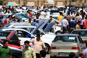 بی تفاوتی بازار خودرو به افزایش نرخ ارز؛  مهم‌ترین ویژگی بازار فعلی «رکود تورمی» است