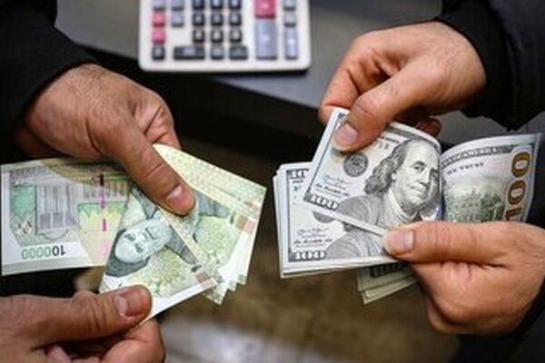 نرسیدن دلار به ۲۰۰ هزار تومان در شرایط فعلی معجزه است / وارد دوره نااطمینانی پیچیده شده‌ایم

