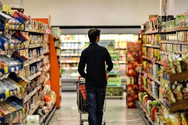 سهم خوراکی ها از حقوق ماهانه یک کارگر چقدر است؟