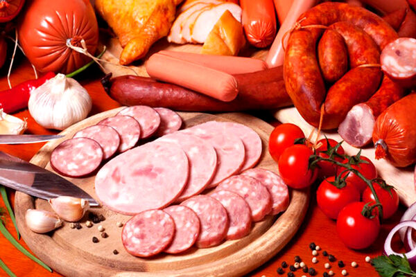 چرا سوسیس و کالباس گران شد؟