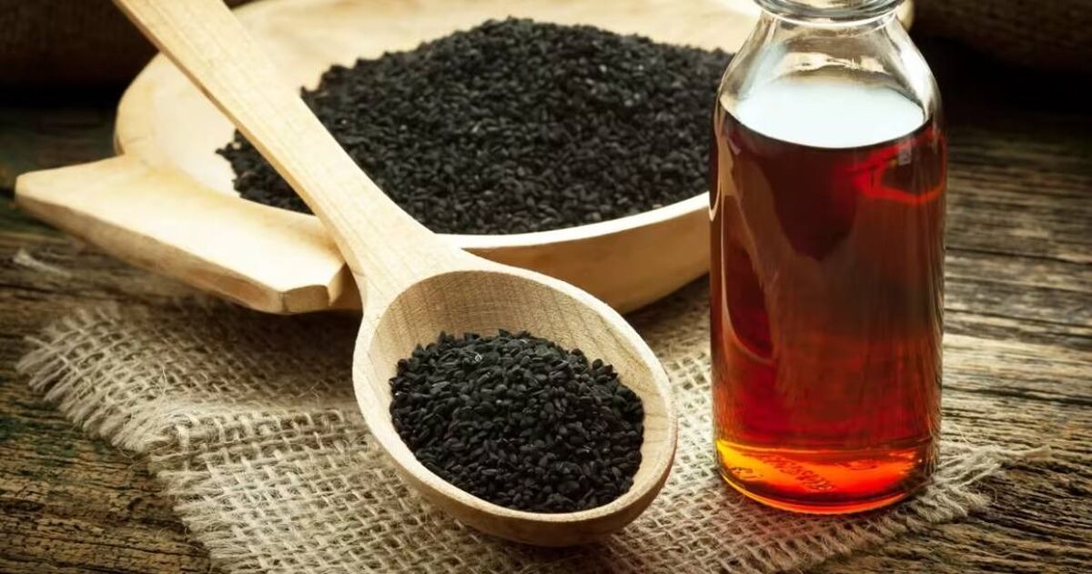 خواص درمانی و کاربردهای روغن سیاهدانه در درمان بیماری ‌ها و مراقبت از پوست و مو