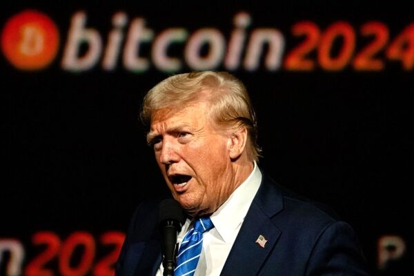 علت کاهش قیمت بیت کوین؛ ضربه ترامپ به بازار ارز دیجیتال!
