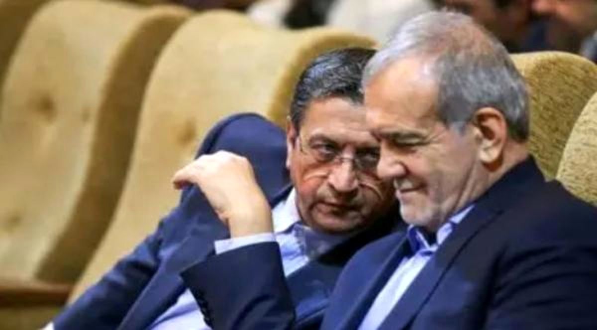 نوسانات قیمت دلار دست دولت نیست / کاری از دست پزشکیان و همتی برنمی‌آید!
