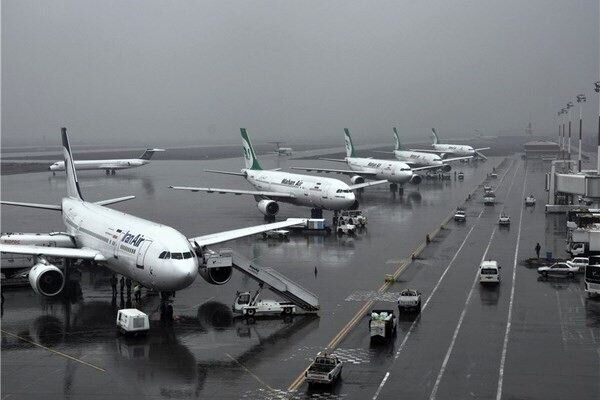 پروازها تا بعدازظهر فردا لغو می مانند