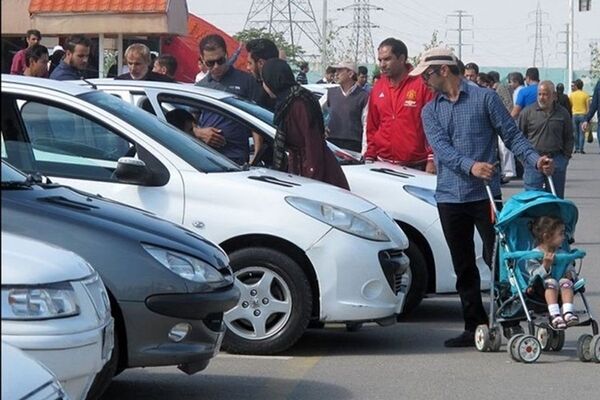 کدام خودرو کارکرده از مدل صفرکیلومتر گران‌تر فروخته می‌شود؟
