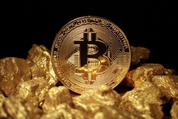 استراتژیست سرشناس: بیت کوین تهدیدی برای ثبات طلا است
