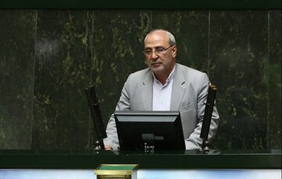 ادعای جنجالی یک نماینده مجلس بر روی آنتن زنده: همتی را روی دلار ۱۲۰ هزار تومان استیضاح کنید
