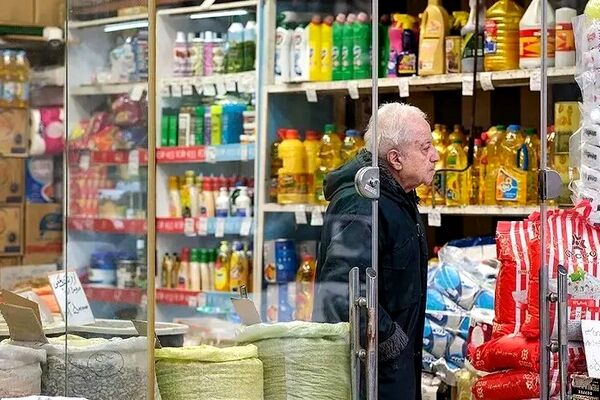 خوراکی‌ها رکورد زدند/ قیمت کالاهای اساسی چگونه چند برابر شد؟