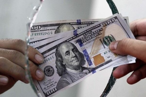 بانک ها دیگر ارز مسافرتی نمی‌فروشند