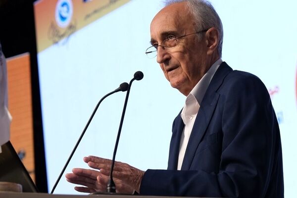 دکان کاسبان وضع موجود را تعطیل کنید؛ دعوا بر سر لحاف ملانصرالدین است
