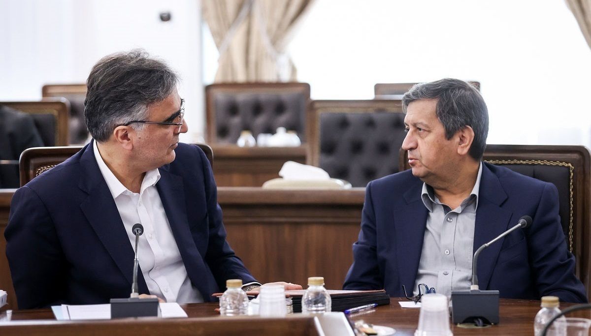 چرا تیم اقتصادی دولت برکنار نمی‌شوند و مدیران ناکارآمد کنار نمی‌روند؟
