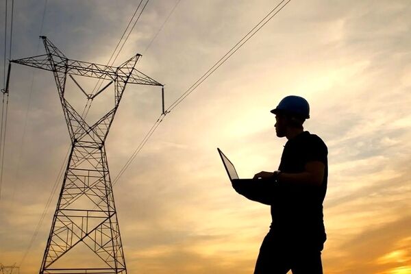 توانیر: قیمت برق، پلکانی افزایش می‌یابد
