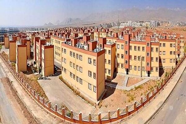 گلرنگ؛ سلطان وام گرفتن از بانک های ایران