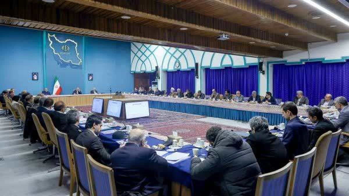پزشکیان: دولت حتما جلوی قاچاق روزانه چند میلیون لیتر سوخت را خواهد گرفت/ دستور صریح رهبر معظم انقلاب و آزمون ولایت‌مداری یک‌یک ما مسئولان است
