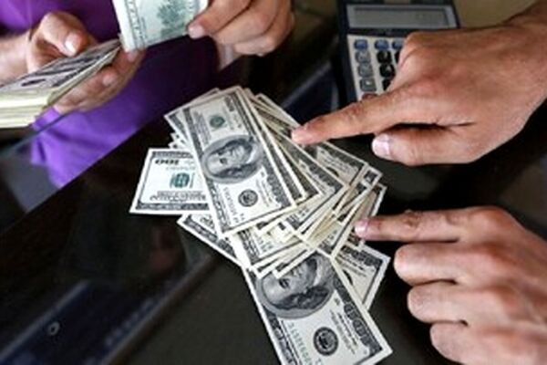 سیگنال عجیب ترامپ به بازارها/ قیمت دلار ریخت

