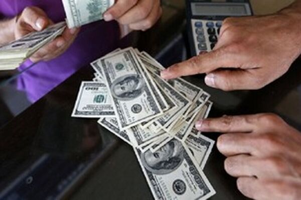 سیگنال عجیب ترامپ به بازارها/ قیمت دلار ریخت

