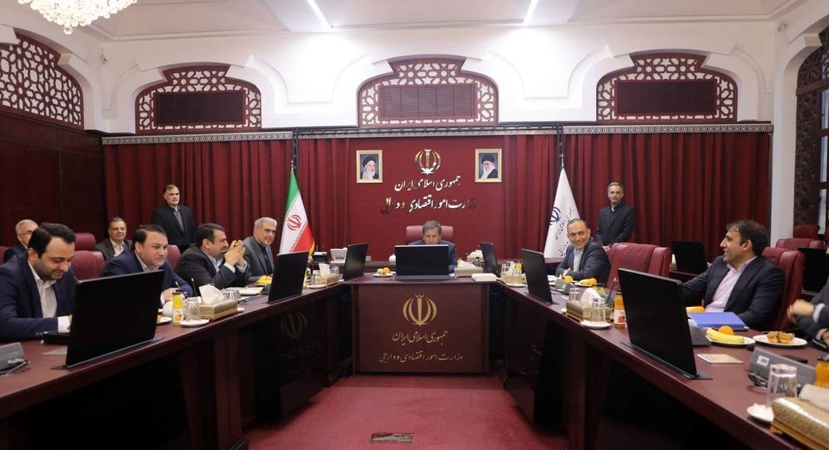 همتی: بانک‌ها به اجرای برنامه‌های تحولی اهتمام ورزند
