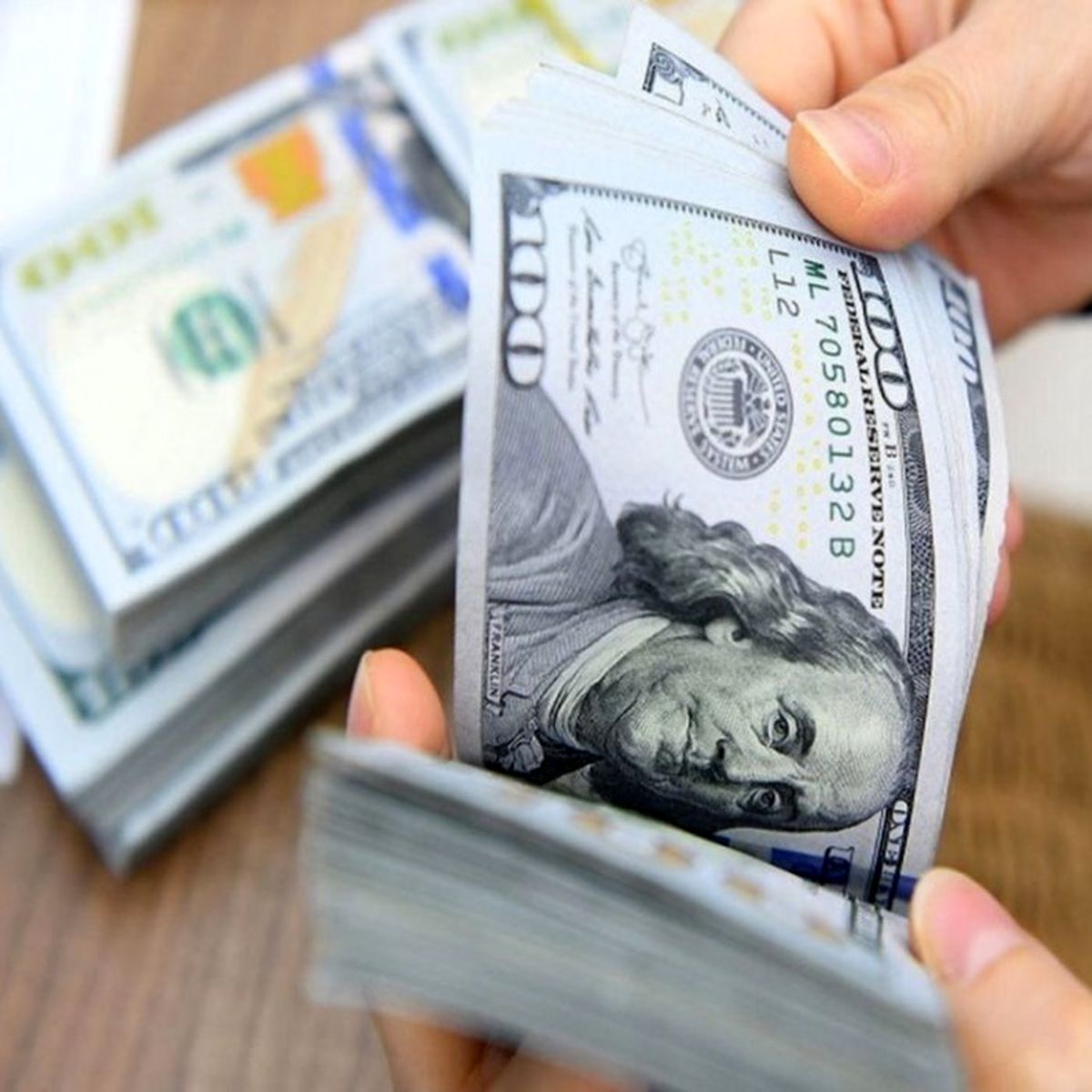 قیمت دلار پنجشنبه 2 بهمن؛ صعود دلار به کانال 141 هزار تومانی