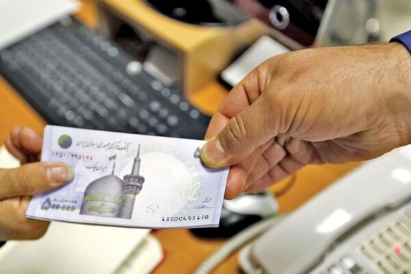 جزئیات افزایش حقوق کارمندان و بازنشستگان در سال ۱۴۰۴
