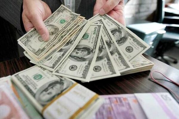 پیش بینی نرخ دلار در روزهای آینده؛ بازار ارز قابل کنترل است