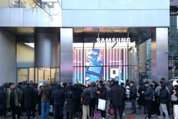 کل موجودی گوشی جدید سامسونگ در چند دقیقه فروخته شد