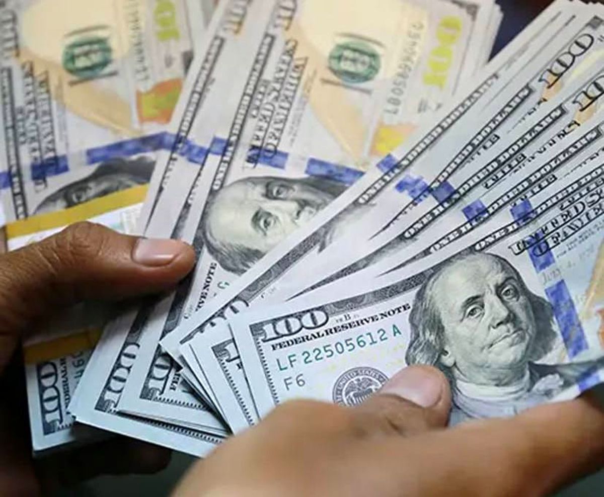 قیمت فروش دلار در بازار آزاد اعلام شد

