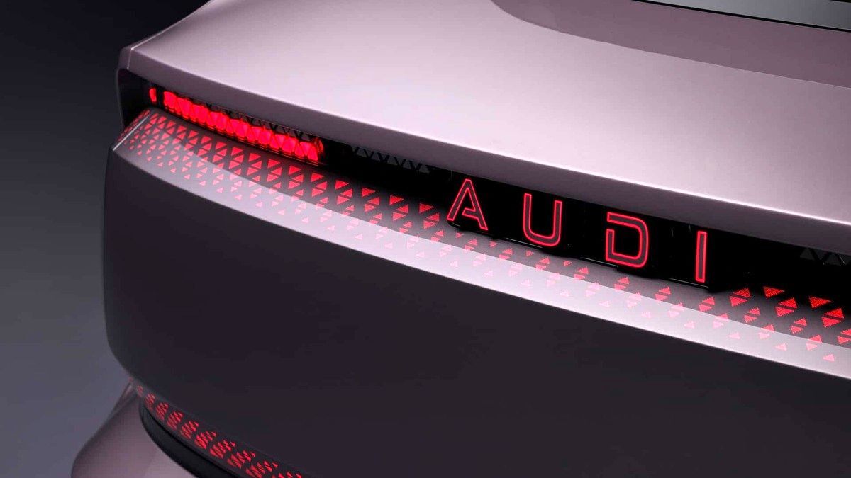 خودروساز آلمانی به خاطر چین تغییر لوگو داد!/ تصاویر
