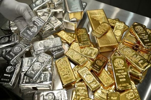 طلا و نقره به شدت سقوط کردند