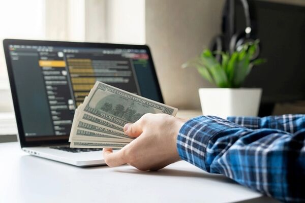 افزایش محبوبیت درآمد دلاری با افزایش نرخ دلار در ایران