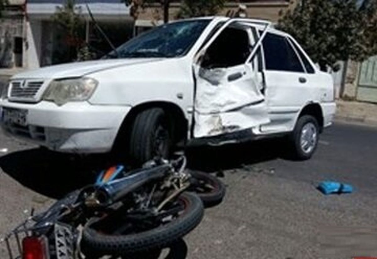 آبروریزی بزرگ برای سایپا در تصادف موتورسیکلت با پراید!/ ویدئو
