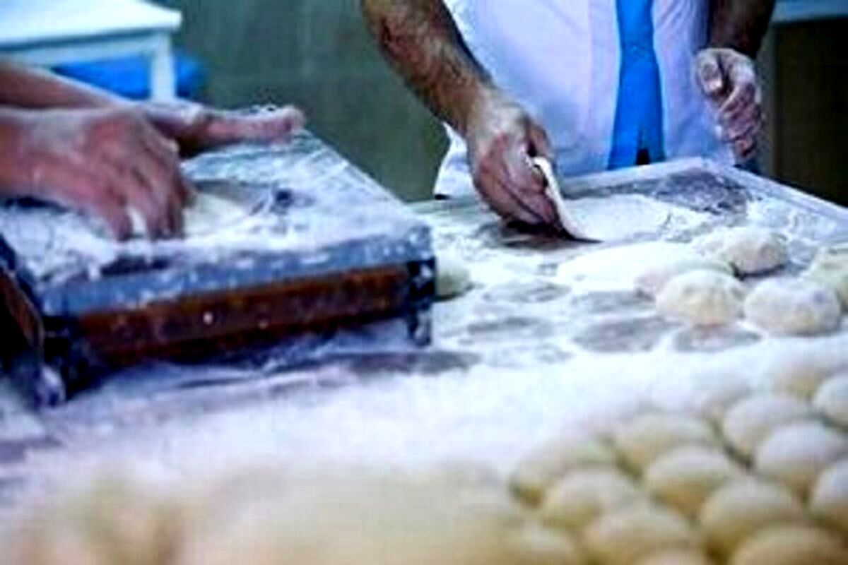 قطع سهمیه آرد نانوایی‌های گرانفروش/ توزیع سهمیه گرانفروشان به نانوایی‌های دیگر
