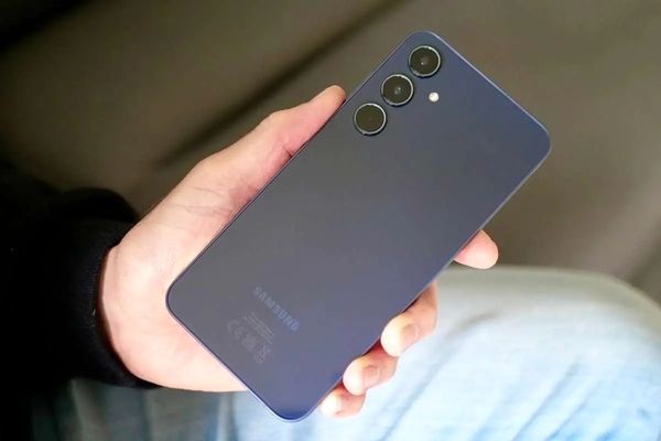 قیمت روز گوشی؛ پرچمدار سامسونگ چند؟