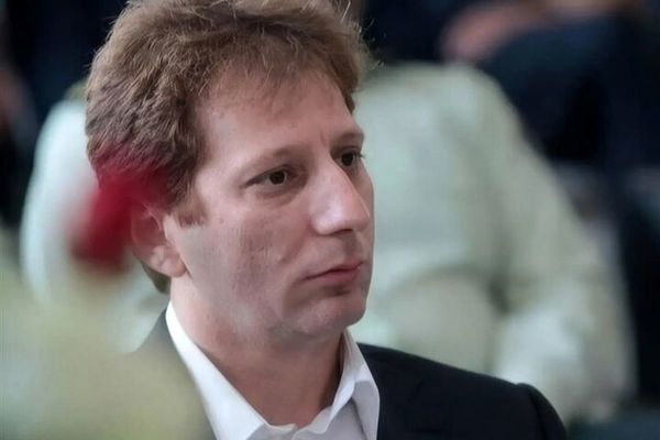 درگیری توییتری میان میثم ظهوریان و بابک زنجانی بر سر وضعیت بدهی نفتی و بانک آینده