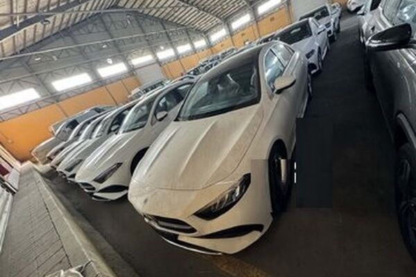 خودروهای وارداتی مرسدس بنز جانبازان به ایران رسید/ عکس
