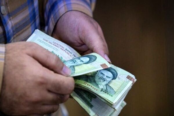پیشنهاد افزایش ۲۰ درصدی حقوق کارمندان؛ ابلاغیه‌ای که کارگران را نگران می‌کند