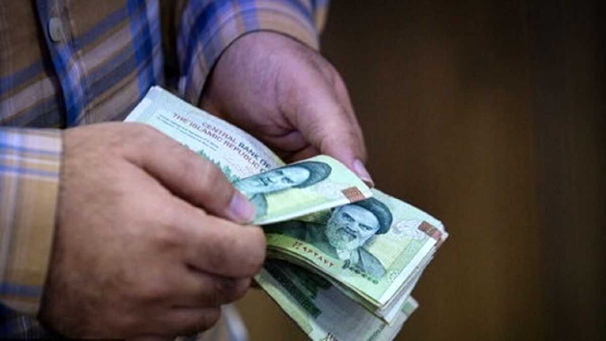 پیشنهاد افزایش ۲۰ درصدی حقوق کارمندان؛ ابلاغیه‌ای که کارگران را نگران می‌کند